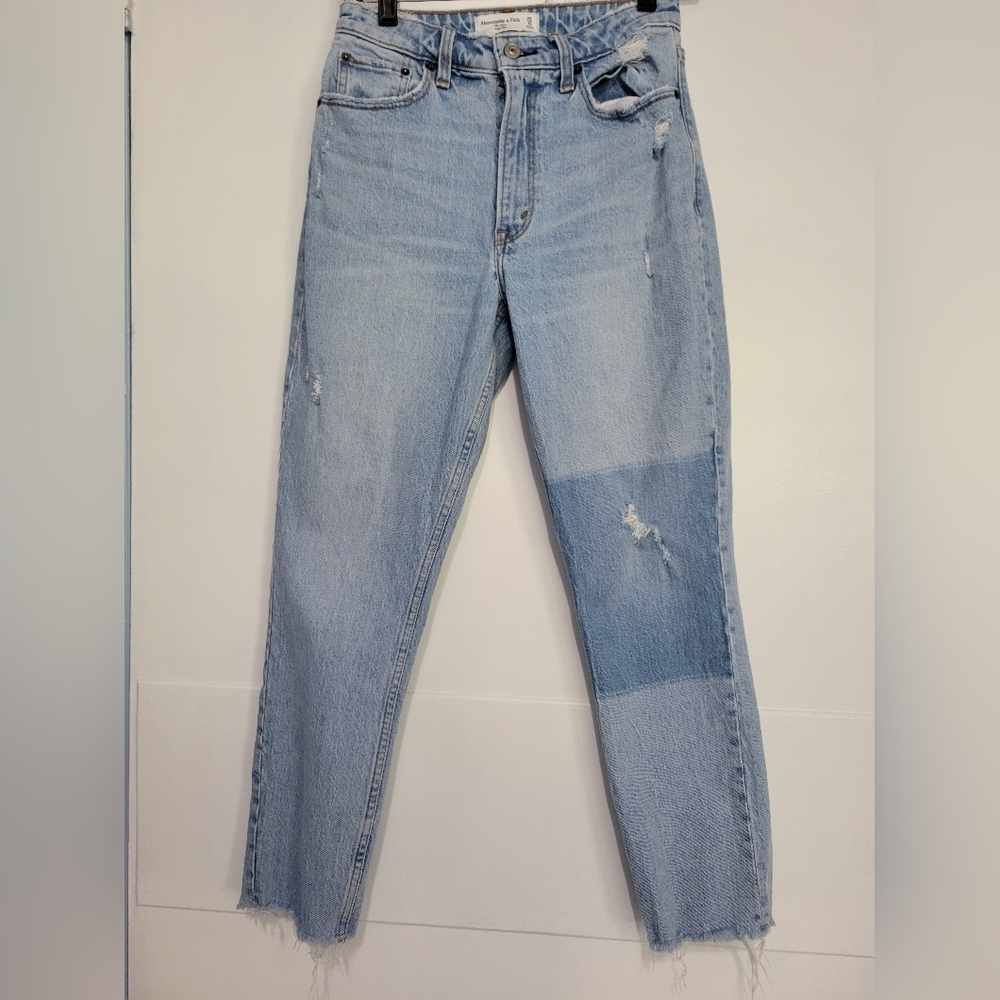 Abercrombie and Fitch The Mom High-rise Curve Love 25
